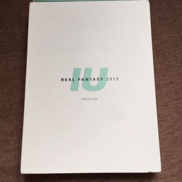 絕版！IU 2012 Real Fantasy Concert Photo Book + Special DVD set 