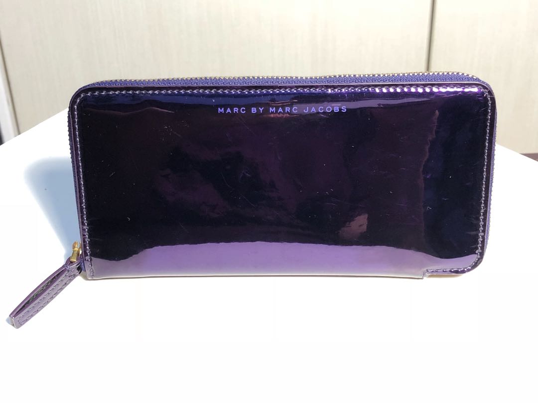 Marc By Marc Jacobs Women's Purple Wallet Techno Hologram Slim Zippy,  Women's Fashion, Bags & Wallets, Purses & Pouches on Carousell