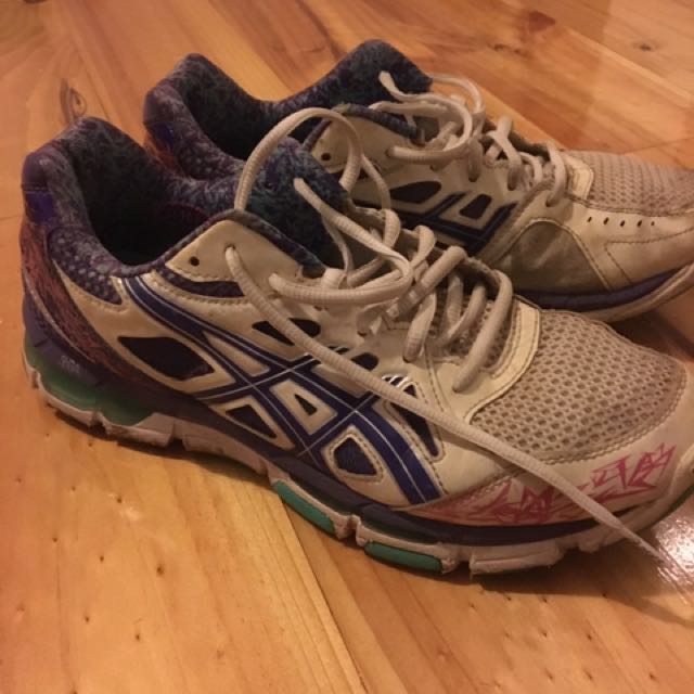 netball trainers size 8.5