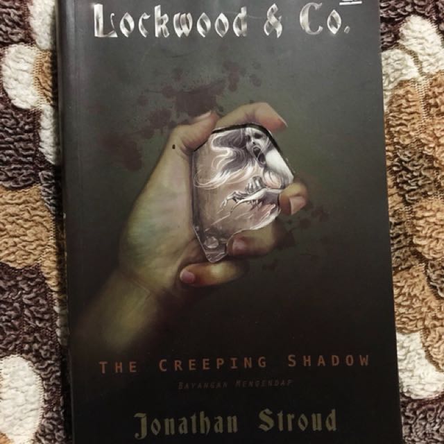 The Creeping Shadow By Jonathan Stroud Terjemahan Bahasa Indonesia Buku Alat Tulis Buku Di Carousell
