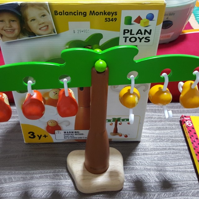 plan toys balancing monkeys