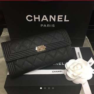 全新 Chanel boy 經典黑淡金釦 牛皮荔枝紋長夾 附：全配含雷射標保卡、去個資購證影本（高價精品附購證，對你我都有保障）