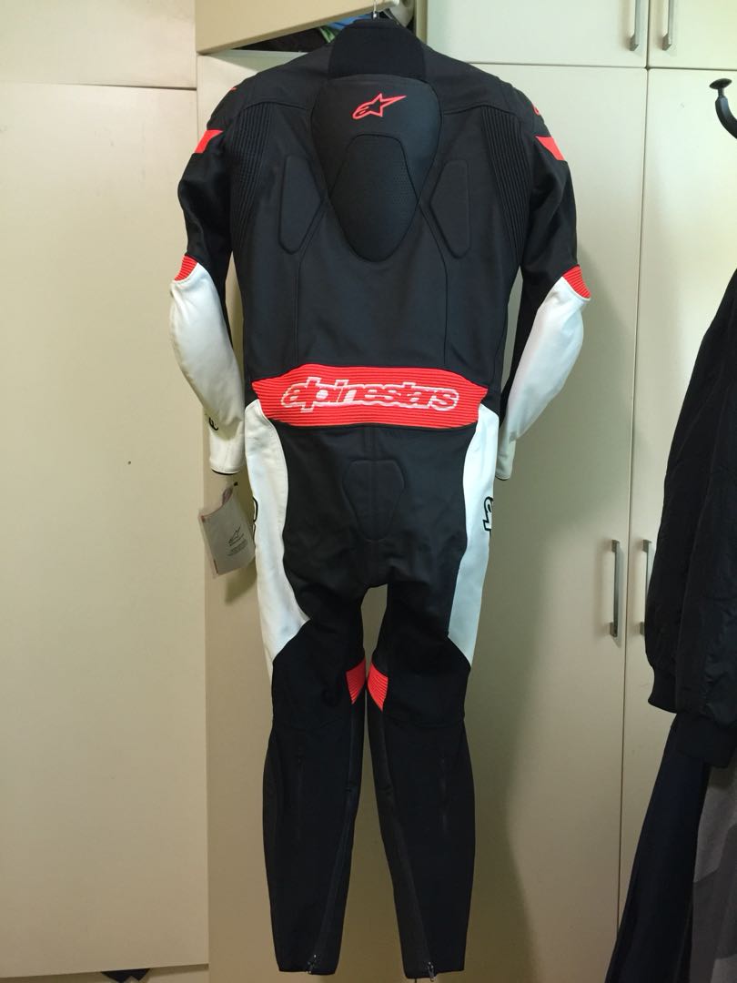 Challenger v2 leather suit discount