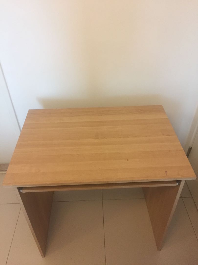 Desk IKEA light wood colour, 傢俬＆家居, 傢俬, 桌子 Carousell