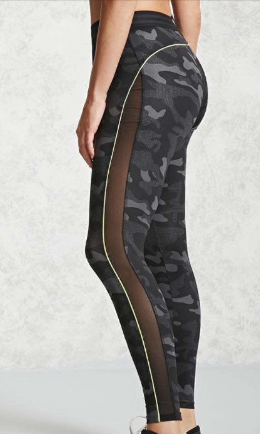 Forever 21 top camouflage leggings
