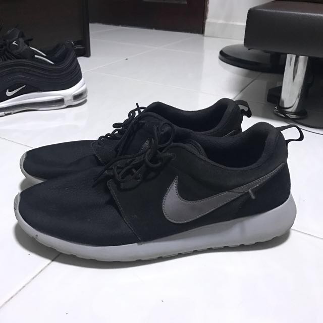 nike roshe one suede