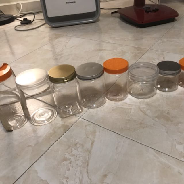 Plastic container, Design & Craft, Craft Supplies & Tools on Carousell