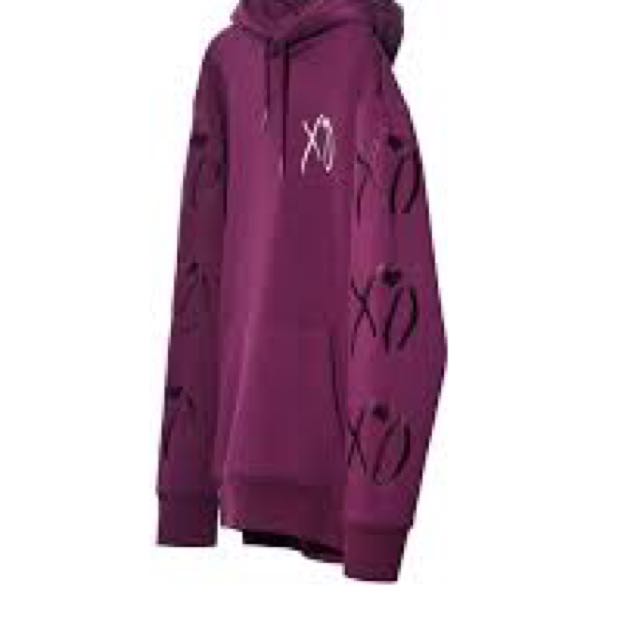 maroon xo hoodie