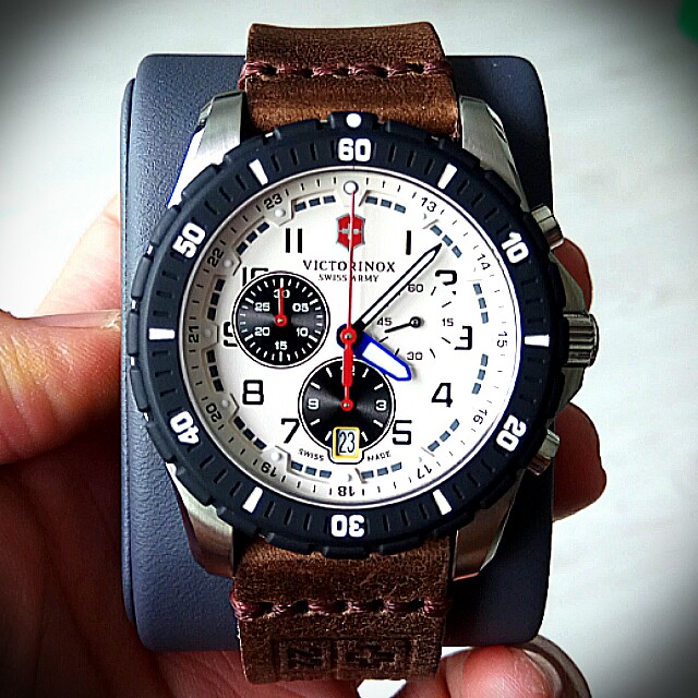 Victorinox panda clearance chronograph