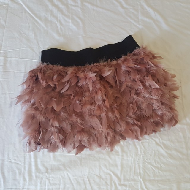 Feather skirt stradivarius deals