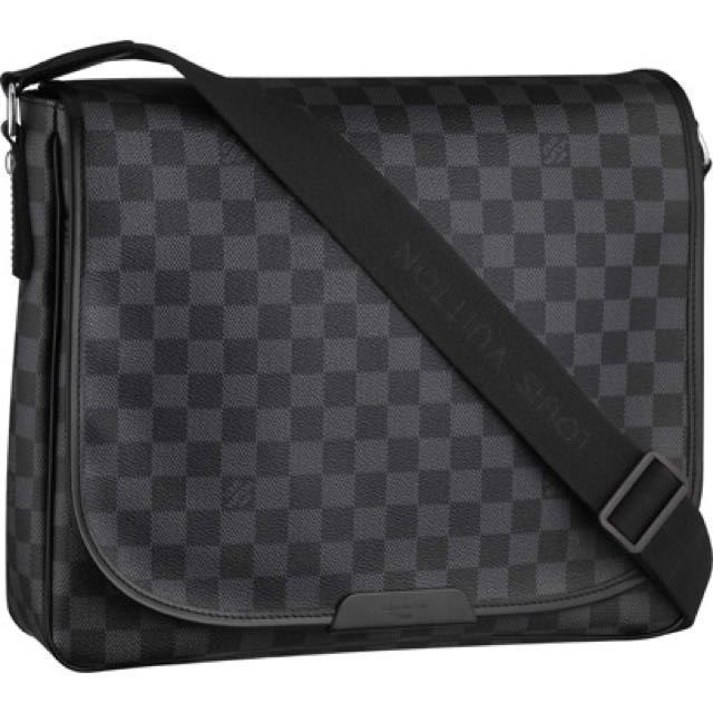 Auth Louis Vuitton Damier Graphite Daniel MM N58029 Men's Shoulder Bag