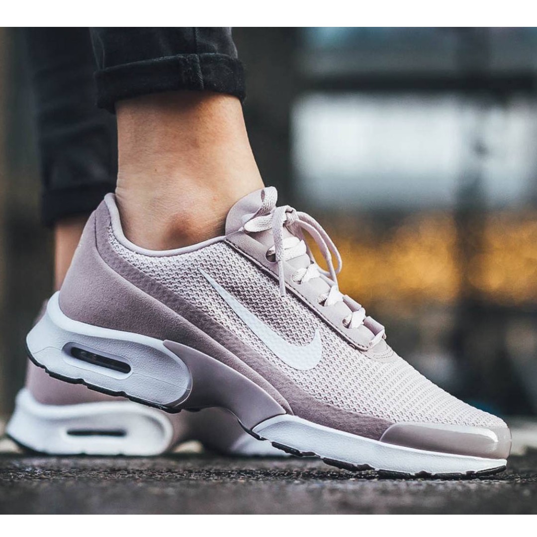 Geaccepteerd weefgetouw Automatisering BN Nike WMNS Air Max Jewell 'Particle Rose', Women's Fashion, Footwear,  Sneakers on Carousell