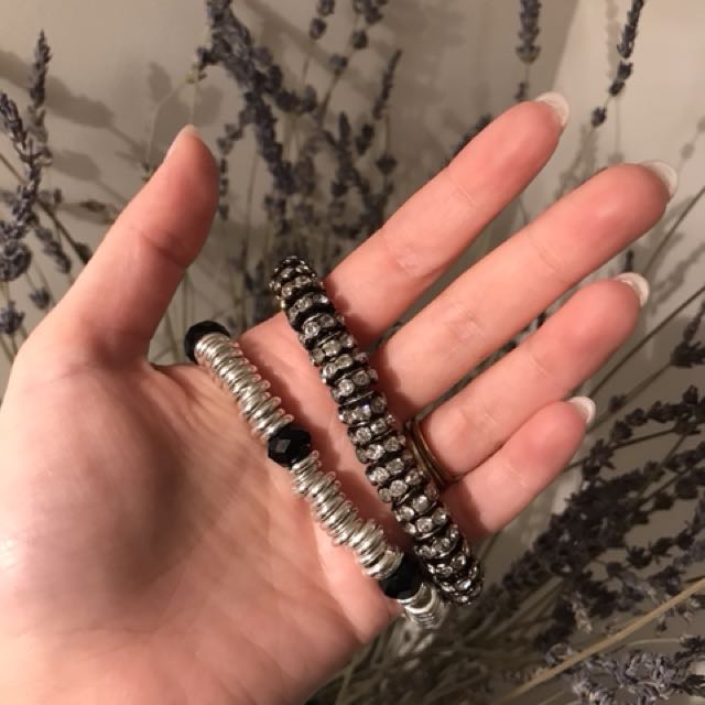 Set (Category: Jewelry) located in Mississauga. Submitted by reeeh (Listing ID 156488521, Image 2). Description: Classic piece Silver is sterling silver .