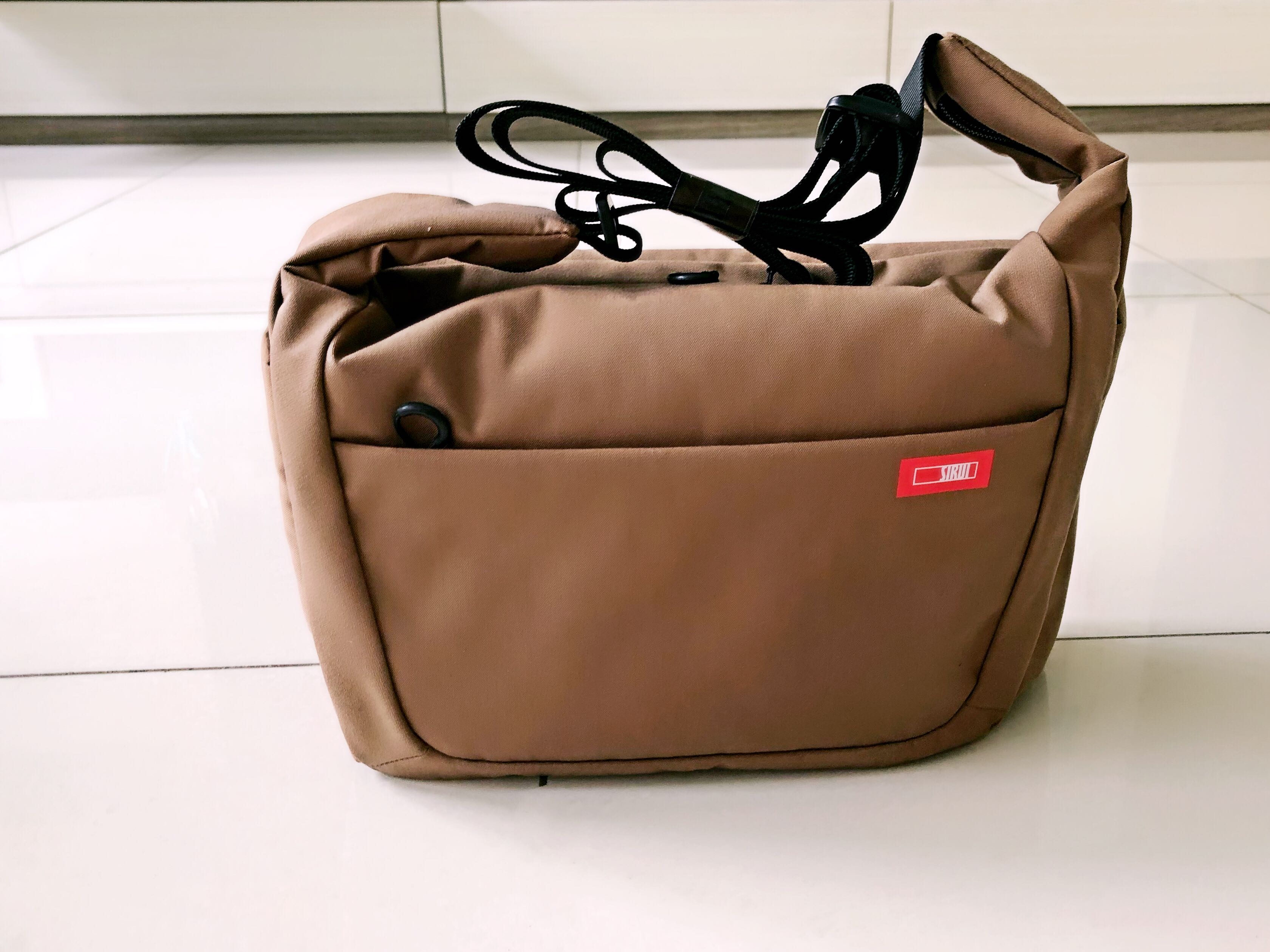 Sirui sling bag clearance