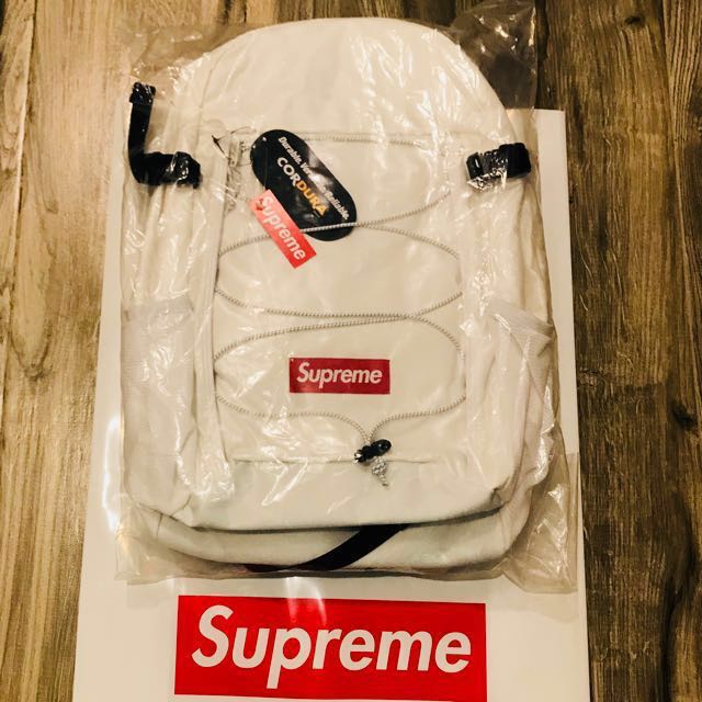 Supreme backpack FW17 白色, 名牌, 手袋及銀包 Carousell