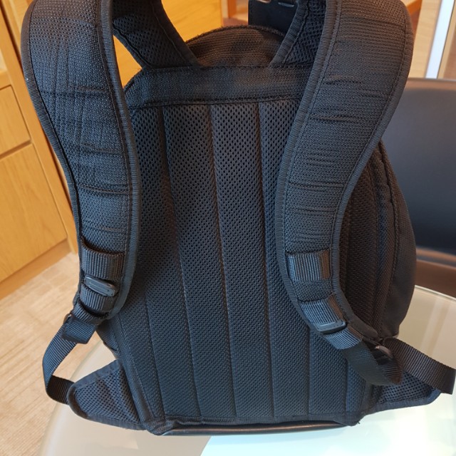 Tumi Backpack with original warranty and free new Tumi keychain, Men