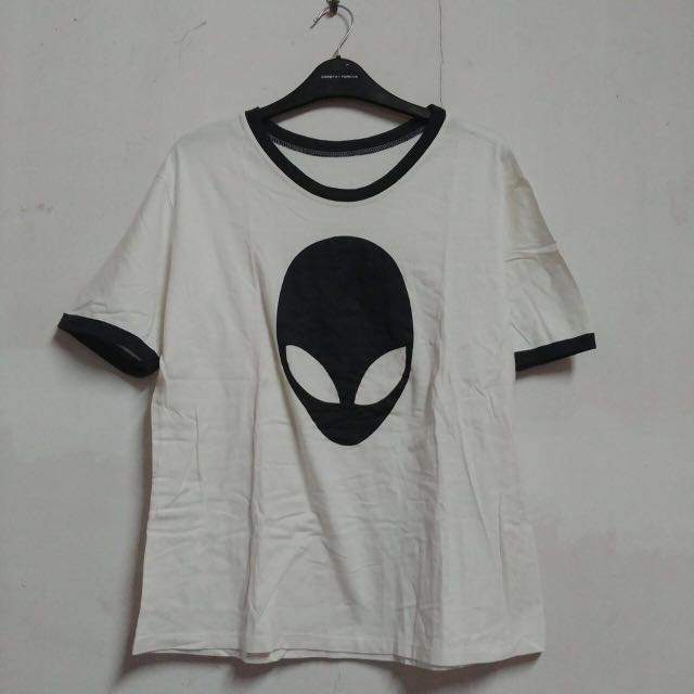 Alien Design T Shirt Women S Fashion Clothes On Carousell