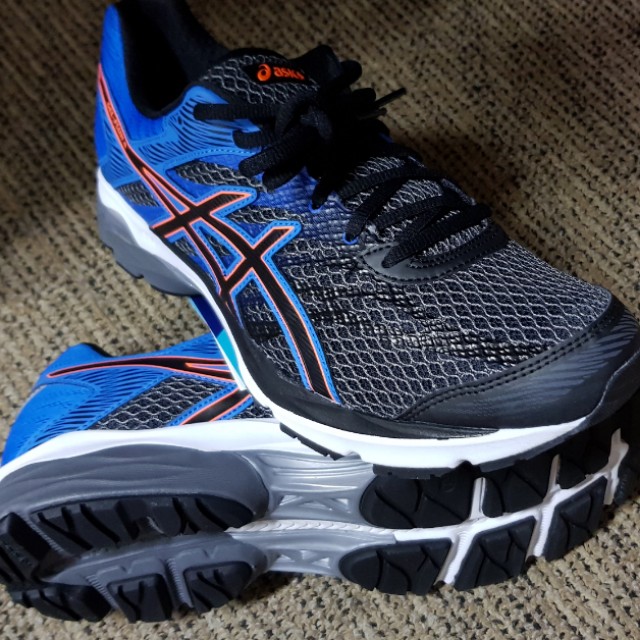 Asics Gel Flux 4 Running Shoes Mens US9.5 Men s Fashion Footwear Sneakers on Carousell