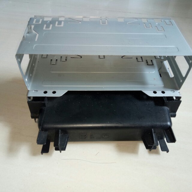 Audio bracket conversion (Category: Audio Systems) located in Singapore. Submitted by samsonlow (Listing ID 156645989, Image 3). Description: This bracket to convert from double din head set to single head unit. Condition is as show in pictures..