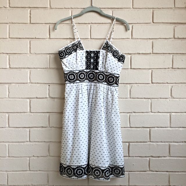 BN BCBG MAXAZRIA Spaghetti Strap Black White Dress US2 Women s Fashion Tops Sleeveless on Carousell