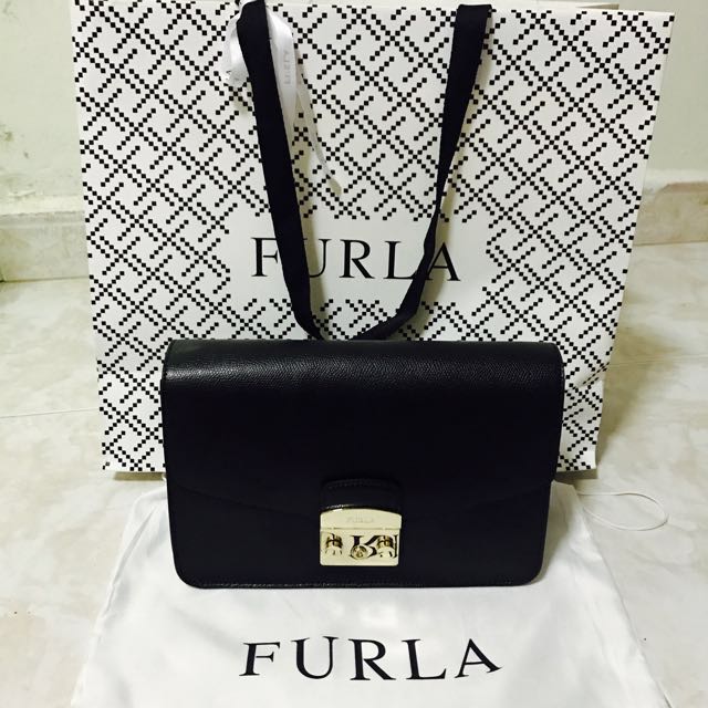 Furla Metropolis Shoulder Bag BRAND NEW 400, Women's Fashion, Bags