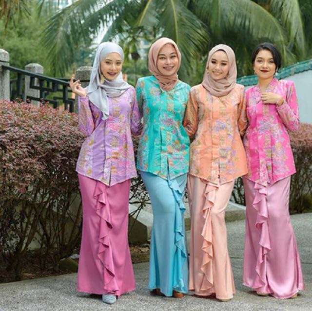 KEBAYA BATIK PASTEL Women s Fashion Muslimah Fashion Baju Kurung sets on Carousell