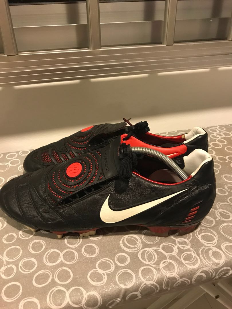 Nike T90 Laser II Black/Red, Sports 