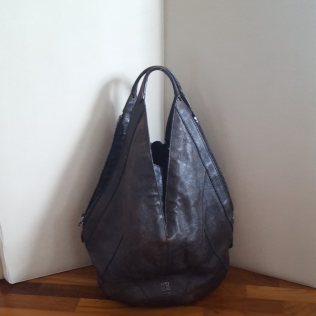Givenchy Tinhan 2024 favors