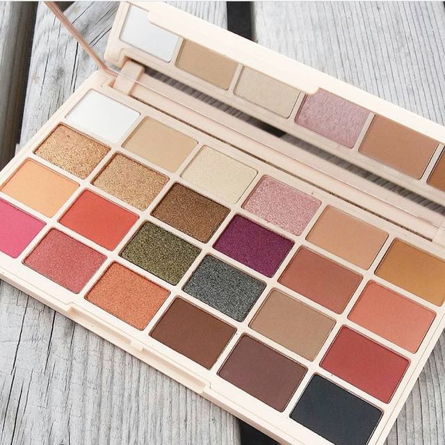 Definition palette eyeshadow revolution makeup x india soph sydney rose gold