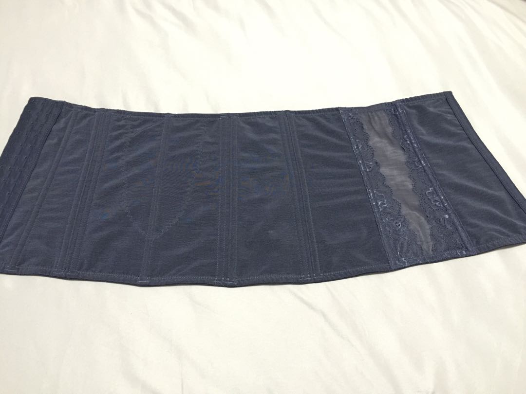 Guêpière / Corset Triumph Daring Temptation - Taille 90C - Neuf Avec étiquettes
