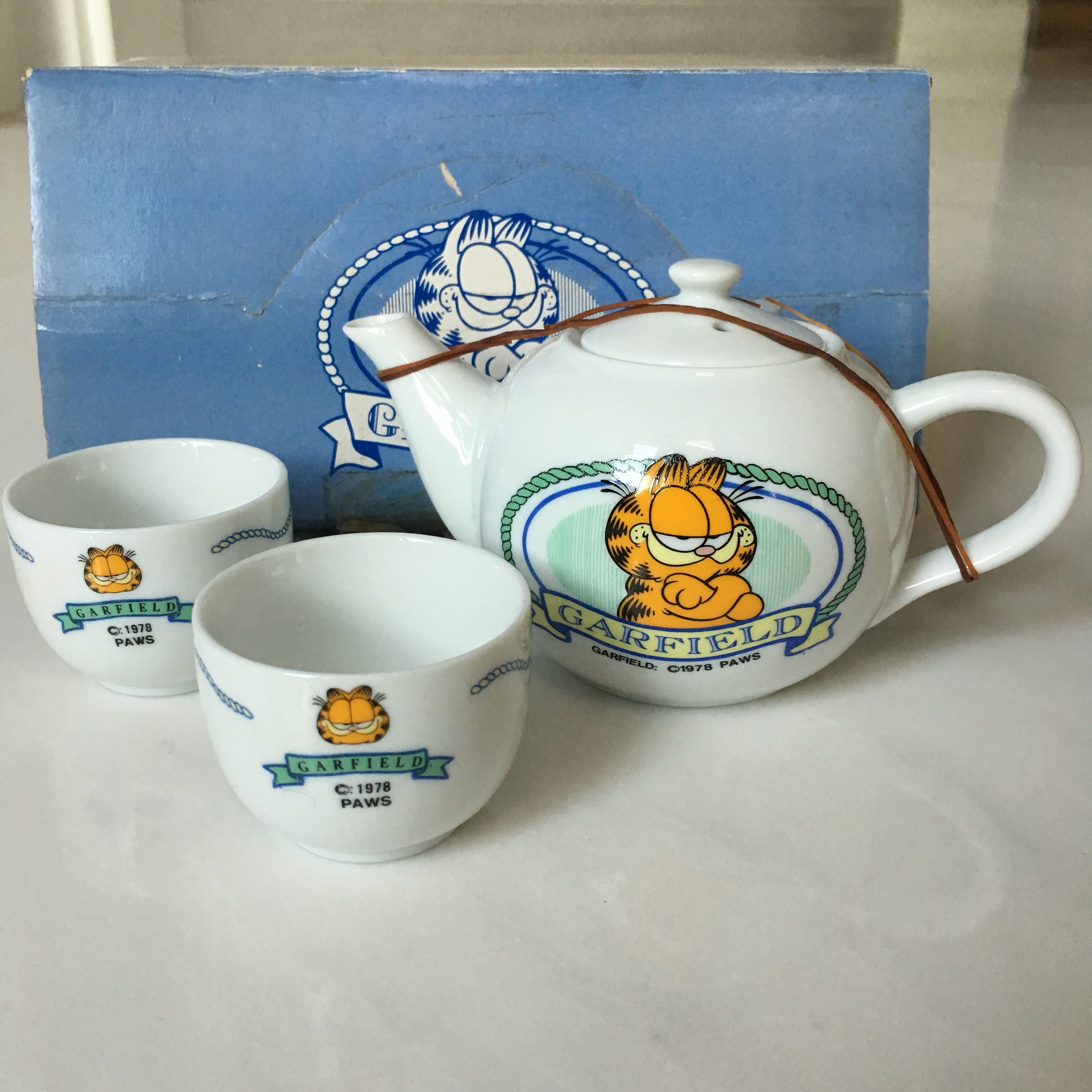 Vintage Garfield Tea Pot & Tea Cups Set, Furniture & Home Living ...