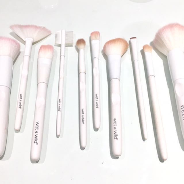 Wet n Wild Vegan Brushes (Category: Makeup) located in Del Monte. Submitted by fash.forward (Listing ID 153344987, Image 1). Description: .