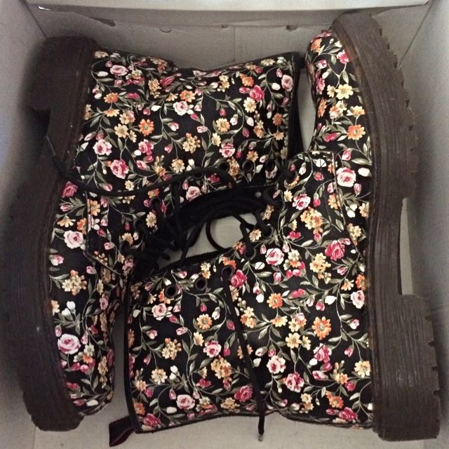 Aldo floral boots clearance