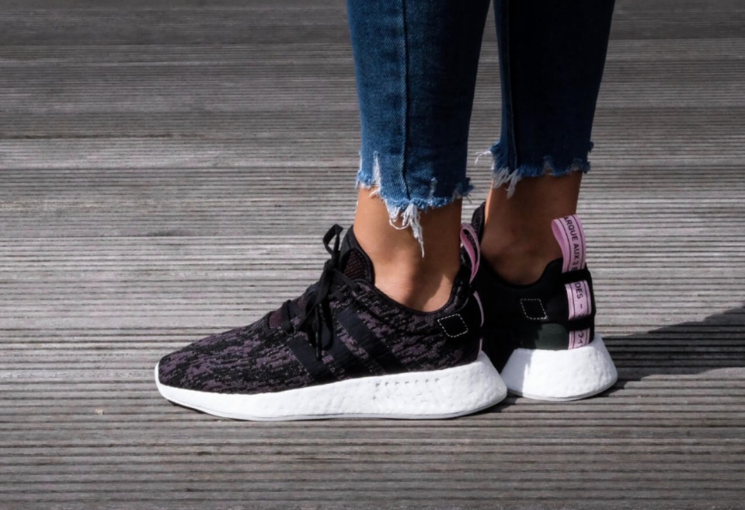 Adidas nmd r2 women's black pink online