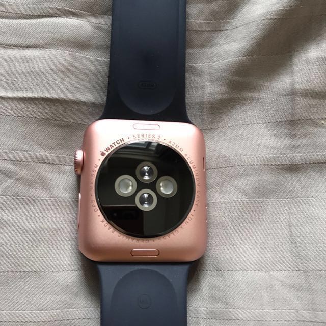 Apple watch series 2 42mm gold aluminum case with on sale midnight blue sport band