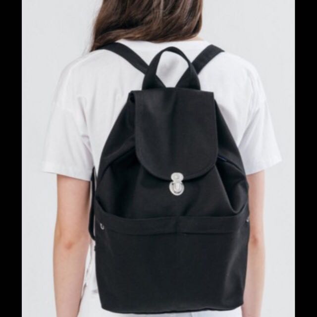 baggu backpack with two zipper pockets