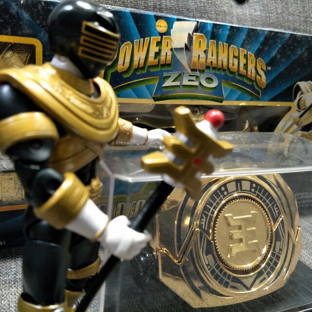 Custom Power Rangers Zeo Gold Ranger and Gold Morpher, Toys & Games