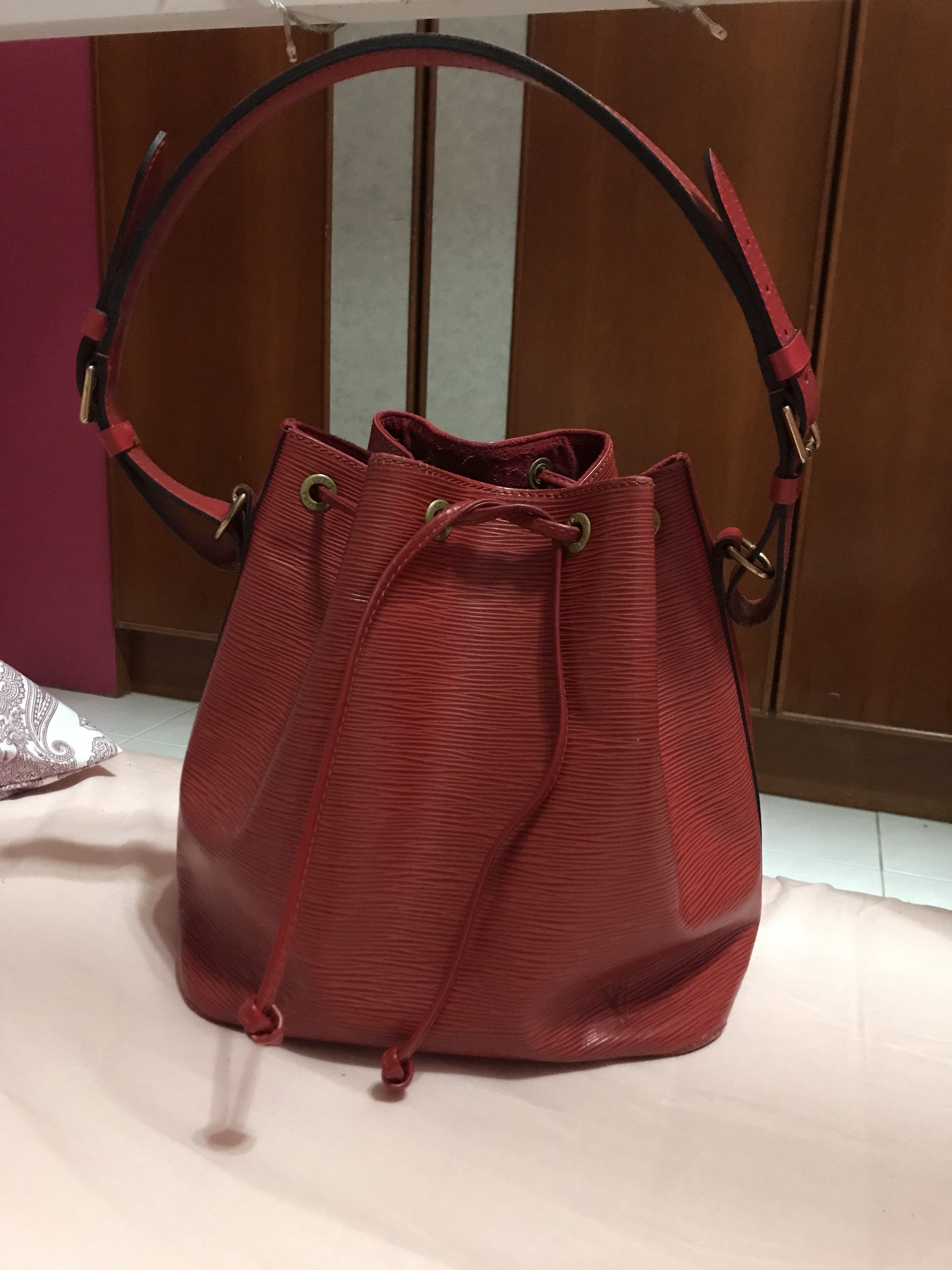 Louis Vuitton Epi Petit Noe - Red Bucket Bags, Handbags - LOU808563