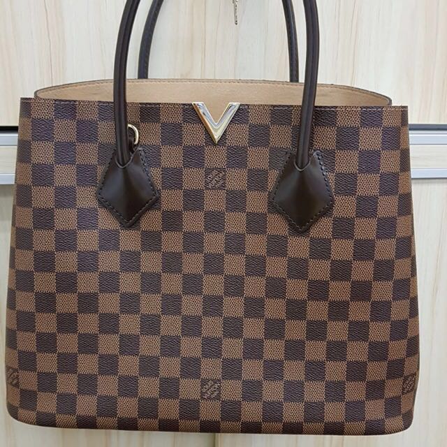 Louis Vuitton NEW DESIGN, Women's Fashion, Bags & Wallets, Purses & Pouches  on Carousell