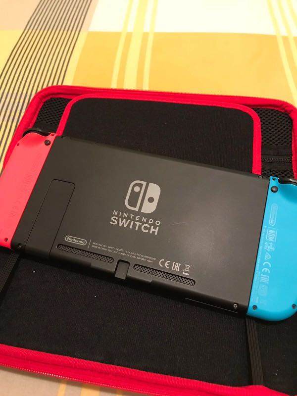 Switch （分類：Nintendo 任天堂）位於 Hong Kong。 由 tsun_kit 提交（商品編號 156896344，圖片 2）。簡介： 行貨，有盒，有保養 少用 100%work 可小議。