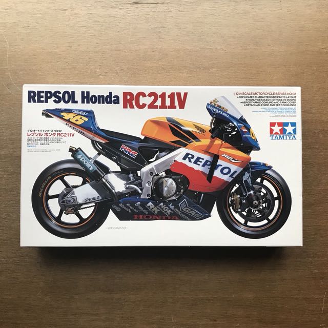 Tamiya 1/12 Repsol Honda RC211V + 2 Extra Detail Kits, Hobbies 