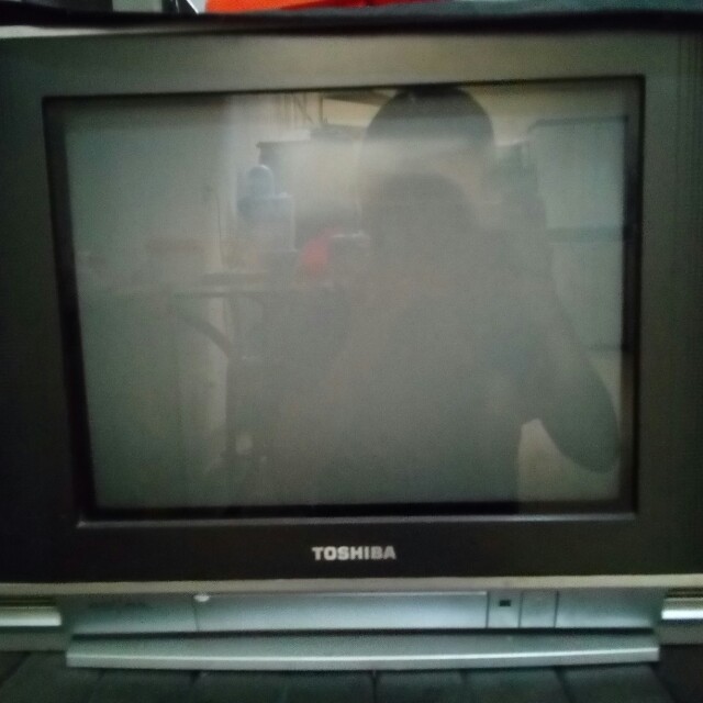 Tv Televisi Tabung Toshiba Flat Bomba 15 Inchi Elektronik Tv Perlengkapan Hiburan Di Carousell
