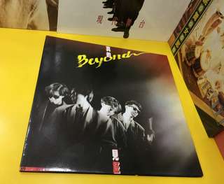 BEYOND 真的見證 89年LP黑膠唱片 真正首版盤 附原裝歌詞整體95％簇新 雙封套完整無披口 保存極佳 珍藏品相！
