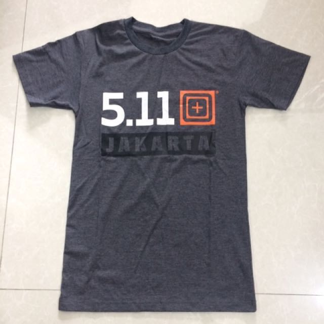 5.11 logo JAKARTA, Fesyen Pria, Pakaian di Carousell