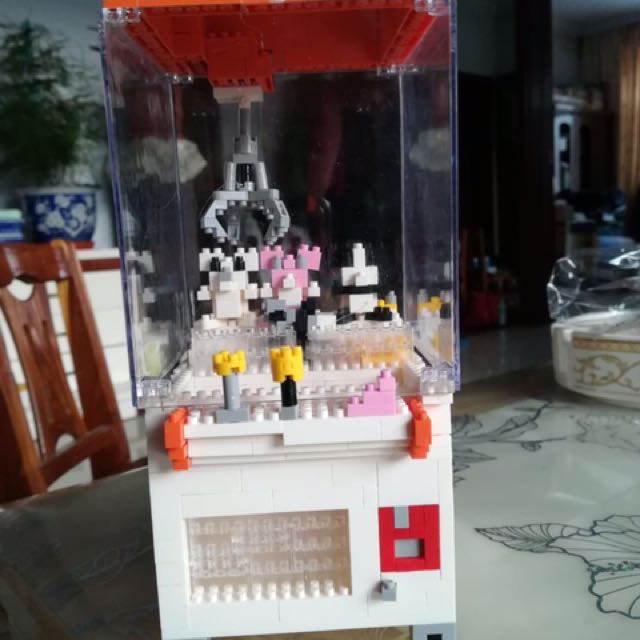 lego claw machine