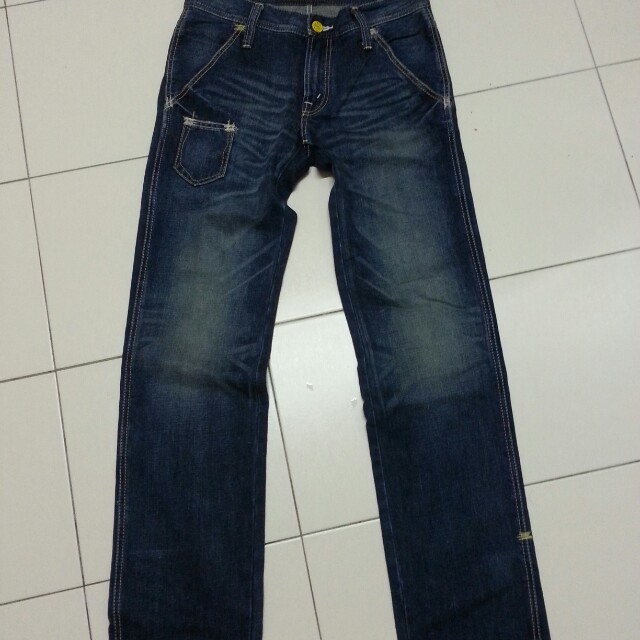 Levis 502, Men's Fashion, Bottoms, Jeans on Carousell
