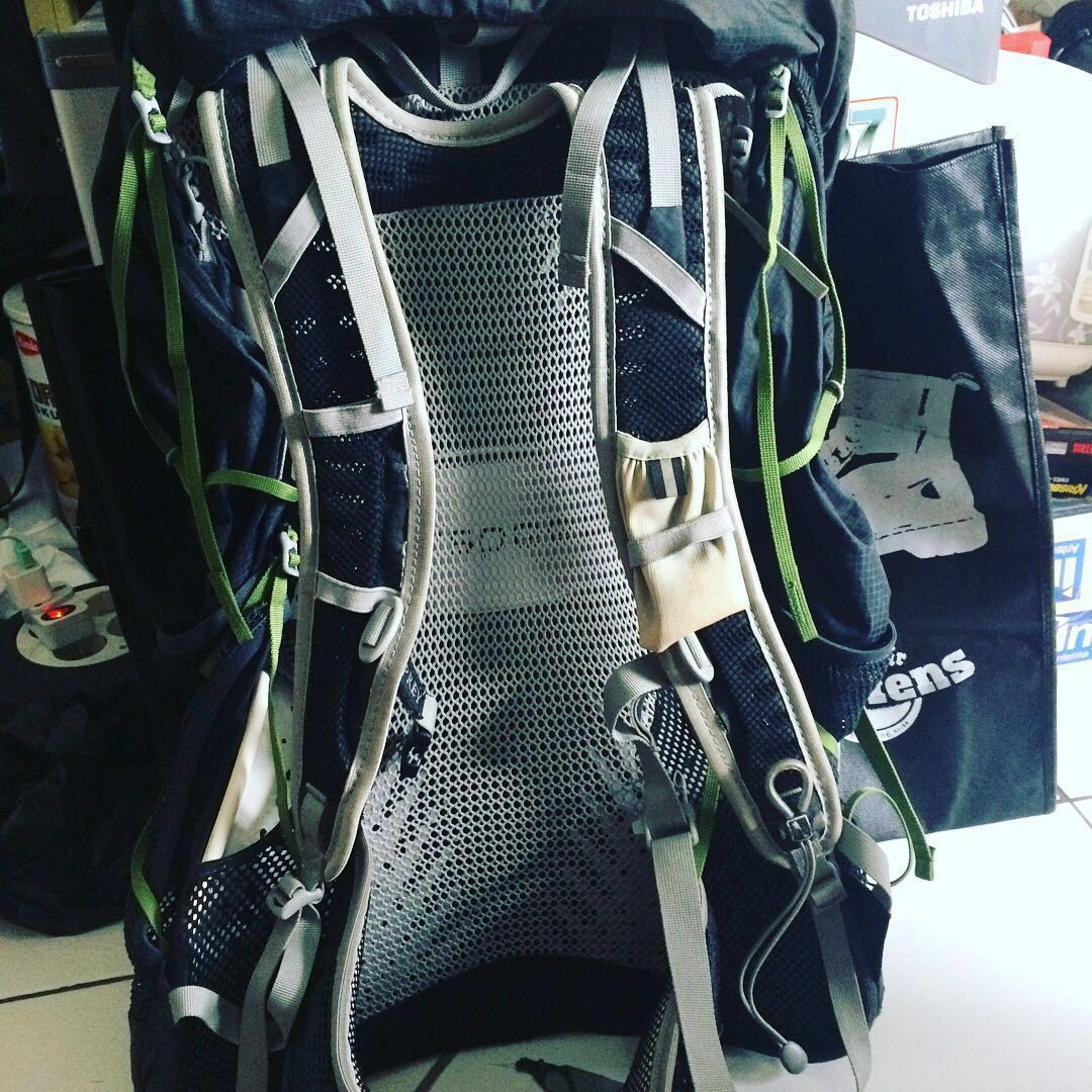 Osprey exos 58, Fesyen Pria, Tas 