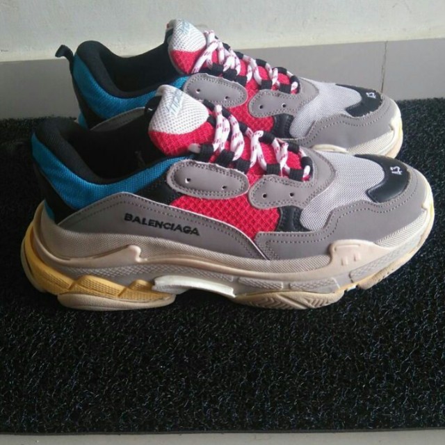 sepatu sport balenciaga