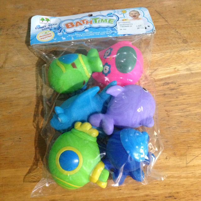 Bath Toys- 6 pc Animals Squirter (Category: Infant Playtime) located in Makati City. Submitted by citromon_potpourri (Listing ID 157100025, Image 1). Description: Material: Rubber Funny bath game Colorful 6 pc set of animals squirter Warning: Pls remove all packaging materials before giving the toy to a child..