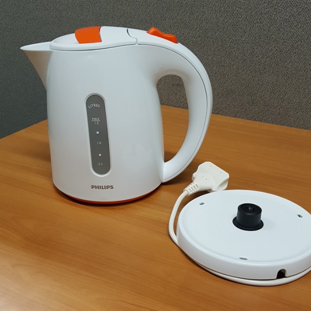 BNIB Philips Electric Kettle ( made in Europe ), TV & Home Appliances